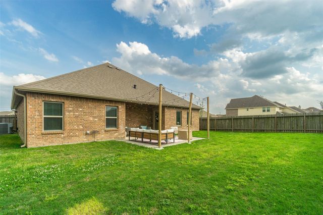 513 Sugar Trail Drive, League City, TX 77573