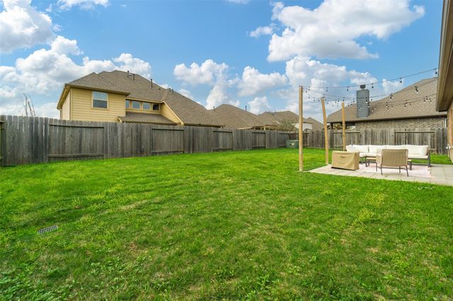 513 Sugar Trail Drive, League City, TX 77573
