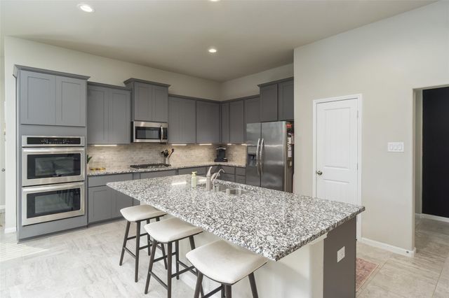 513 Sugar Trail Drive, League City, TX 77573