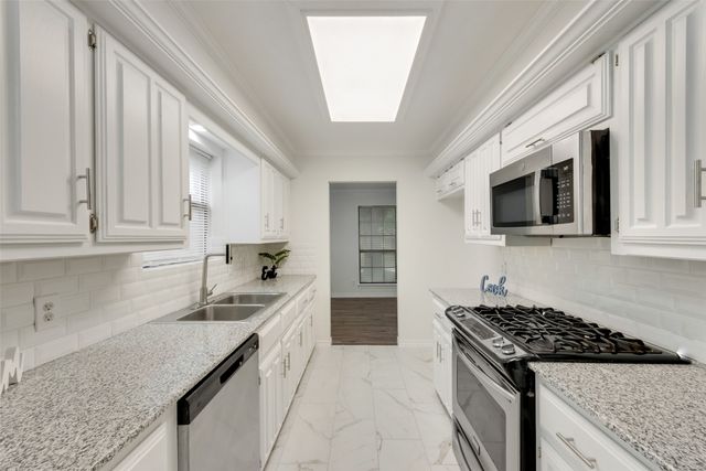 913 Vince Lane, Desoto, TX 75115
