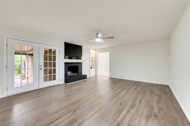 913 Vince Lane, Desoto, TX 75115