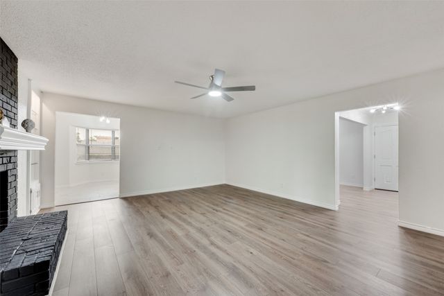 913 Vince Lane, Desoto, TX 75115