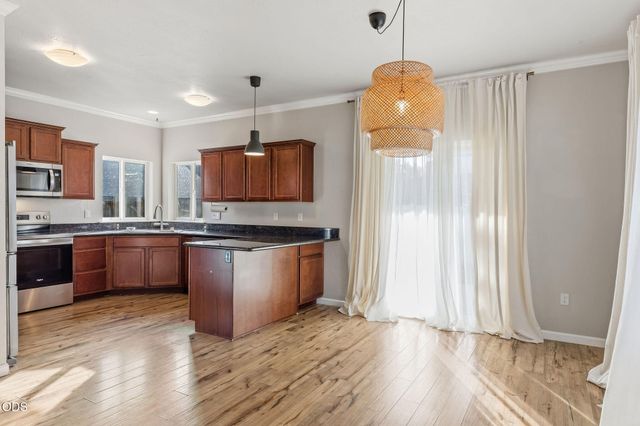 1630 Summer Place, Talent, OR 97540
