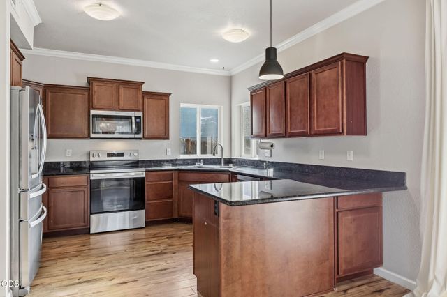 1630 Summer Place, Talent, OR 97540