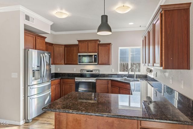 1630 Summer Place, Talent, OR 97540