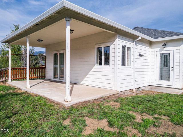 1630 Summer Place, Talent, OR 97540