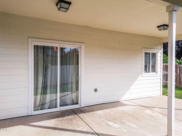 1630 Summer Place, Talent, OR 97540