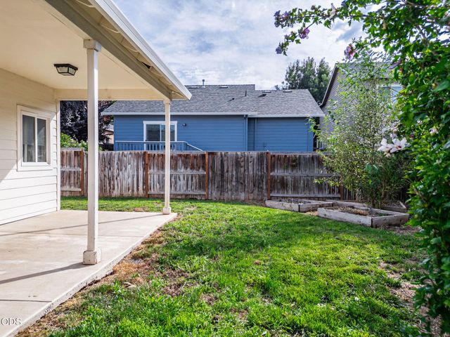 1630 Summer Place, Talent, OR 97540