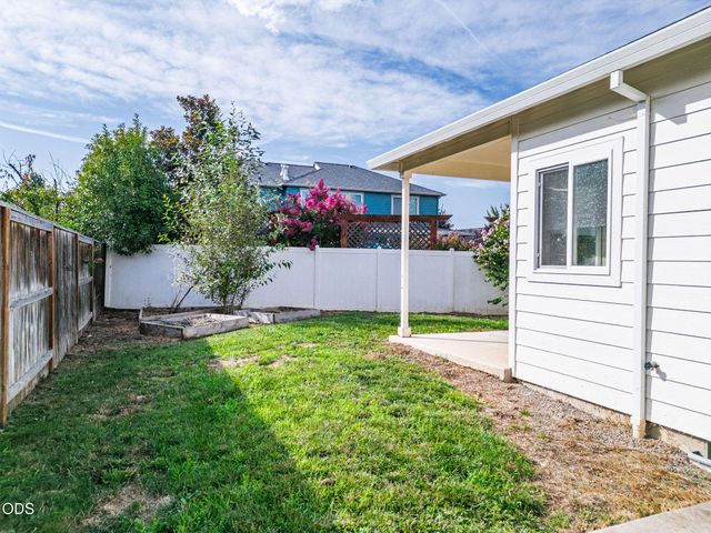 1630 Summer Place, Talent, OR 97540