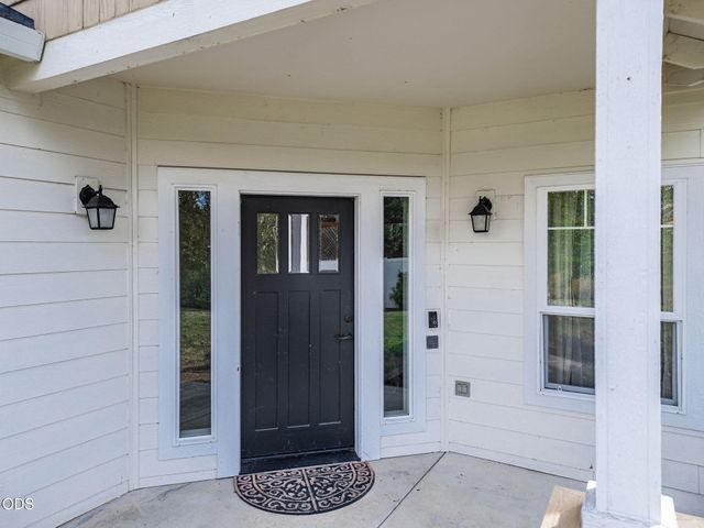 1630 Summer Place, Talent, OR 97540