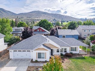 1630 Summer Place, Talent, OR 97540