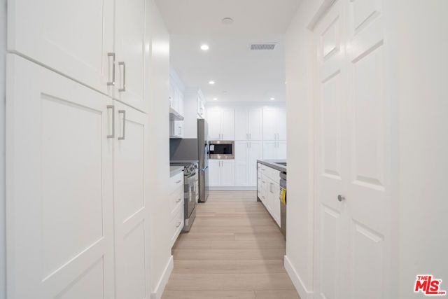 600 W 9th Street 1509, Los Angeles, CA 90015
