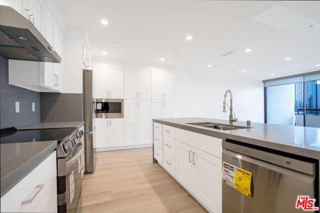 600 W 9th Street 1509, Los Angeles, CA 90015
