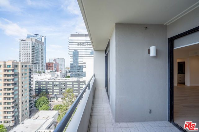 600 W 9th Street 1509, Los Angeles, CA 90015
