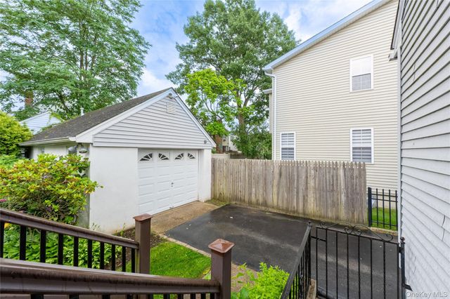 54 Edgewood Road, Port Washington, NY 11050