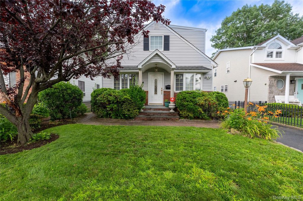 54 Edgewood Road, Port Washington, NY 11050