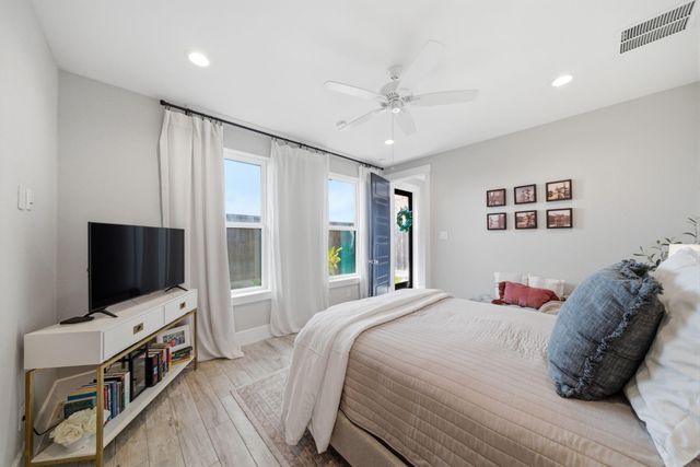 2813 Hicks Street, Houston, TX 77007