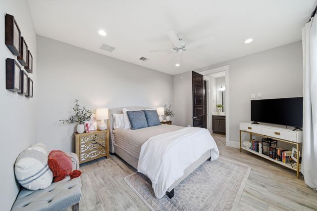 2813 Hicks Street, Houston, TX 77007