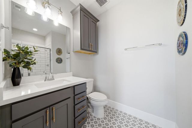 2813 Hicks Street, Houston, TX 77007