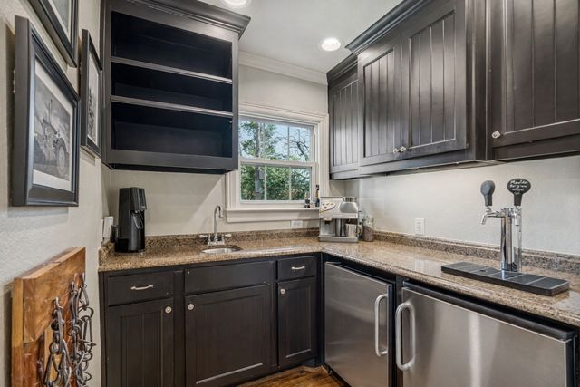 8212 Midway Road, Dallas, TX 75209