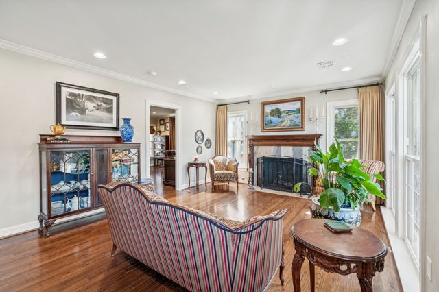 8212 Midway Road, Dallas, TX 75209