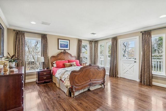 8212 Midway Road, Dallas, TX 75209