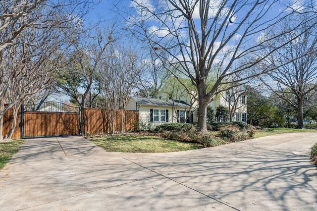 8212 Midway Road, Dallas, TX 75209