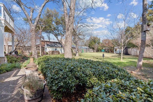 8212 Midway Road, Dallas, TX 75209