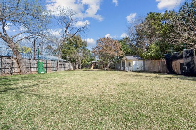 8212 Midway Road, Dallas, TX 75209