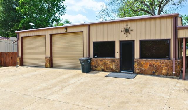405 N Johnston Street, Caldwell, TX 77836