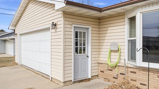 630 Lincoln Avenue, Prairie Du Sac, WI 53578