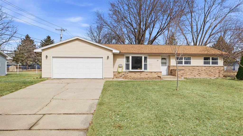 630 Lincoln Avenue, Prairie Du Sac, WI 53578