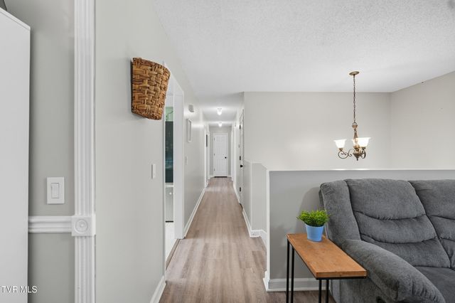 390 Wallace Pike, Bristol, VA 24202