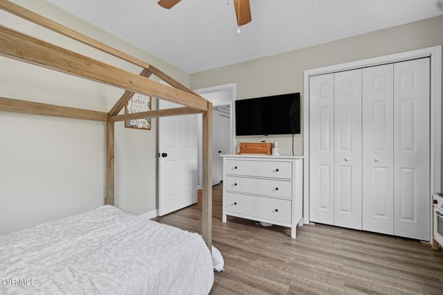 390 Wallace Pike, Bristol, VA 24202