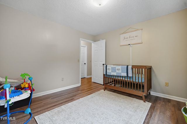 390 Wallace Pike, Bristol, VA 24202