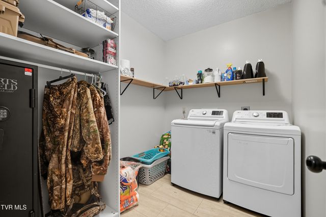 390 Wallace Pike, Bristol, VA 24202