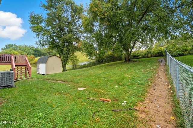 390 Wallace Pike, Bristol, VA 24202