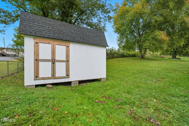 390 Wallace Pike, Bristol, VA 24202