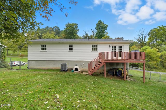 390 Wallace Pike, Bristol, VA 24202