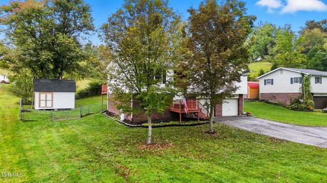 390 Wallace Pike, Bristol, VA 24202