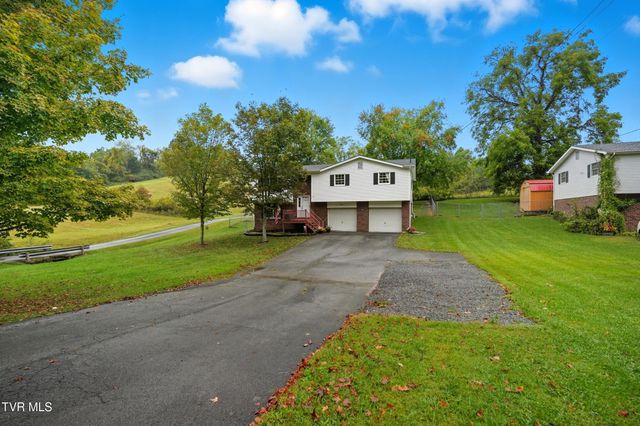 390 Wallace Pike, Bristol, VA 24202