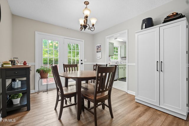 390 Wallace Pike, Bristol, VA 24202