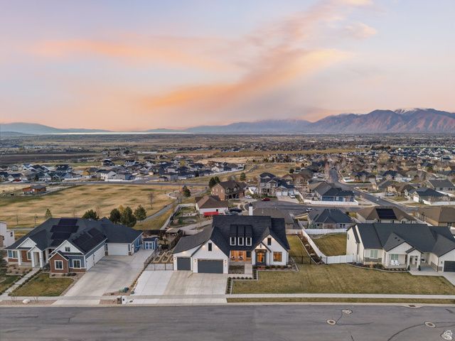 194 W MEADOW LARK LN, Elk Ridge, UT 84651