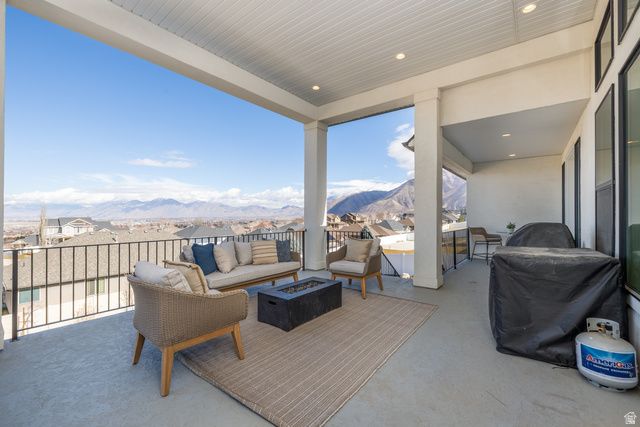 194 W MEADOW LARK LN, Elk Ridge, UT 84651