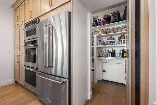 194 W MEADOW LARK LN, Elk Ridge, UT 84651