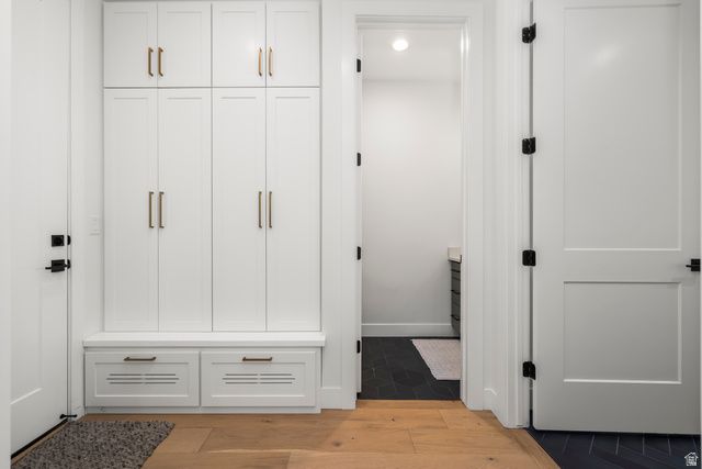 194 W MEADOW LARK LN, Elk Ridge, UT 84651