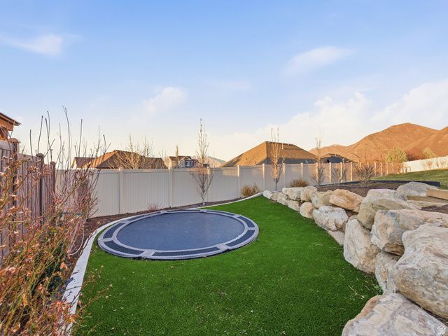 194 W MEADOW LARK LN, Elk Ridge, UT 84651