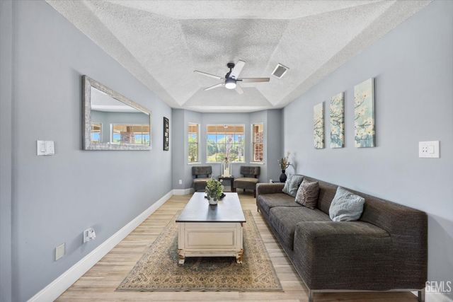 24930 Sullivan Road, Bakersfield, CA 93314