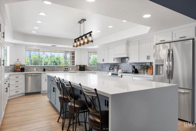 24930 Sullivan Road, Bakersfield, CA 93314