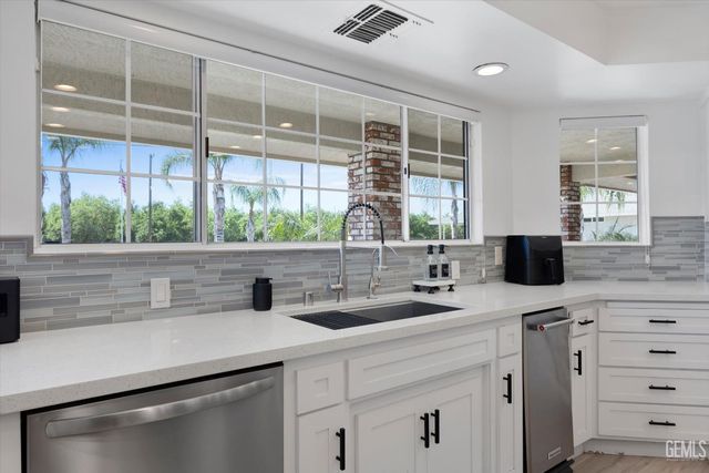 24930 Sullivan Road, Bakersfield, CA 93314